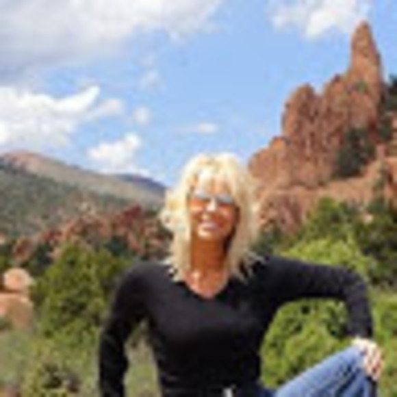 Meet your Posher, Lori - Picture 1 of 1